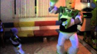 Gangnam Style com Buzz Lightyear