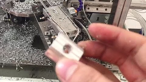 Multi stations automatic drilling and tapping machine