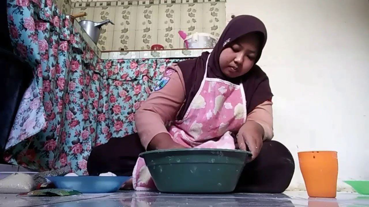 Video Pengolahan Makanan Khas Daerah yang Dimodifikasi - Onde Onde