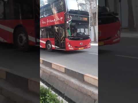 Первый двухэтажный автобус прошел по улицам Душанбе