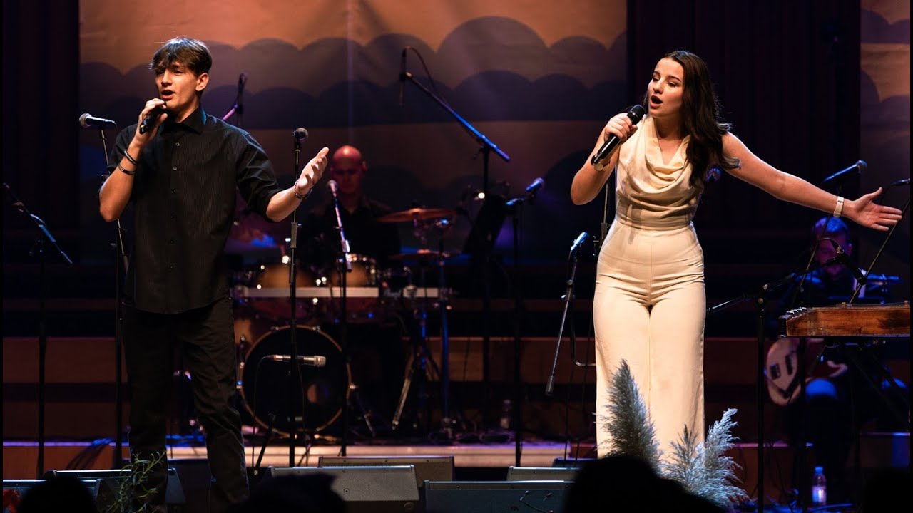 Karla i Dino Miklaužić - Oko jene hiže (35 godina Radija Kaj, Lisinski 2025.)