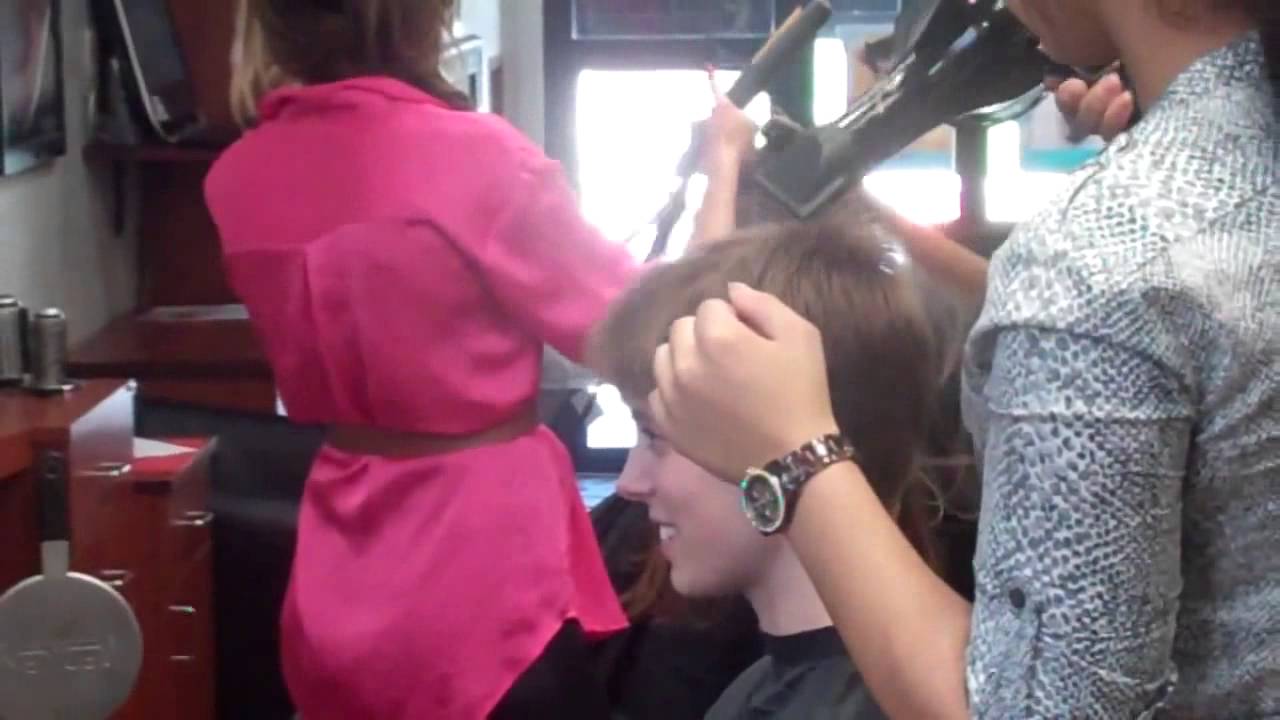 haircut on long blonde hair to short pixie haircut