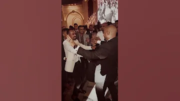 ع الشط استني رايحة فين Mohamed Mounir الفرح من غير الكينج محمد منير ميكملش 