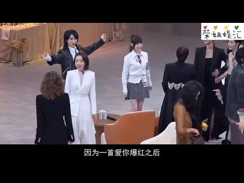 王心凌和李斯丹妮喝红酒，质疑王心凌酒瘾太大？