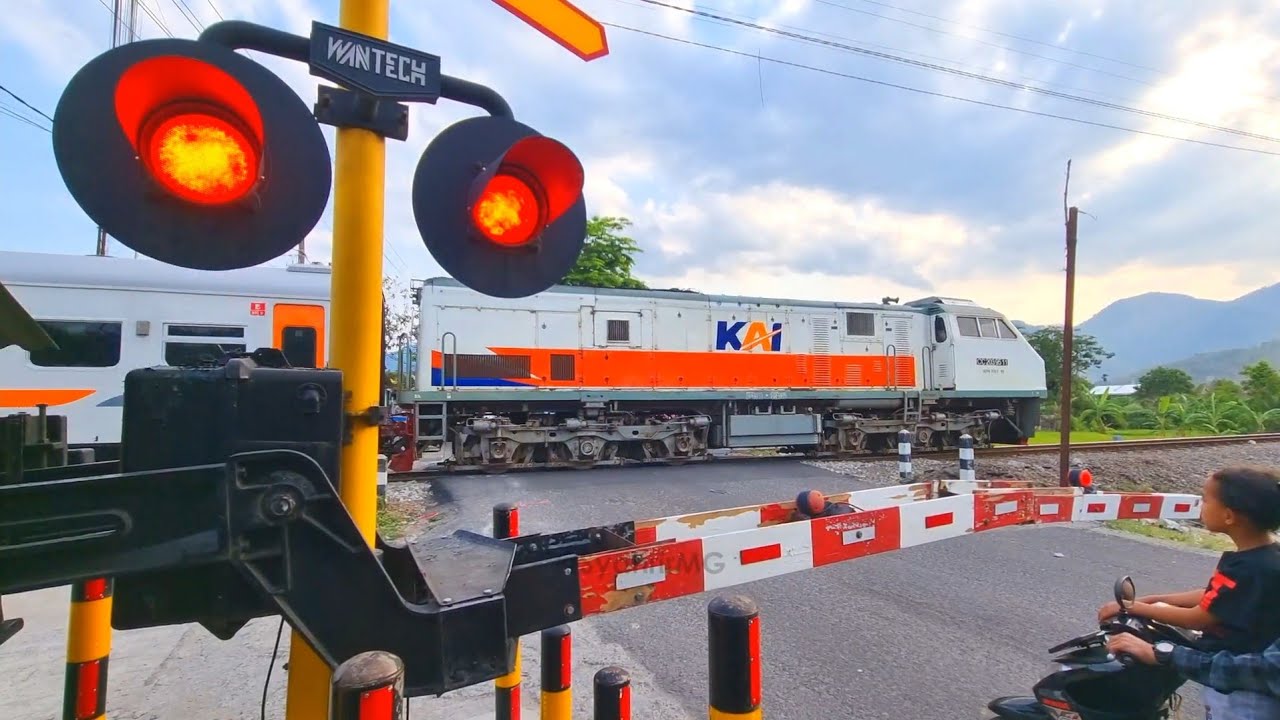 4 Jenis Palang Pintu Perlintasan Kereta Api | WANTECH | SAFETRAN | LEN | AY