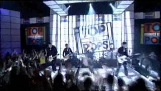 The Hives- Main Offender LIVE  (Top of The Pops 2001)