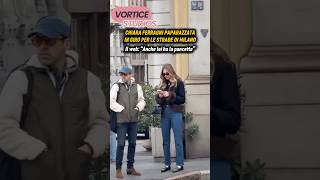 Chiara Ferragni criticata per la “pancetta” mentre passeggia per il centro di Milano