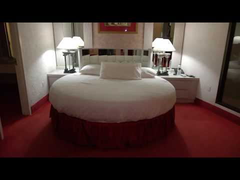 pocono-palace-resort---garden-of-eden-apple-suite