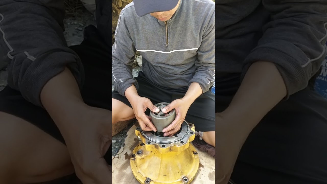 PC200-8 Swing Motor Assemble