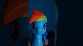 Rainbows Vlog: walls blue? #rainbowdash #mlp #mylittlepony #vlog #shorts @MintyK16_Art
