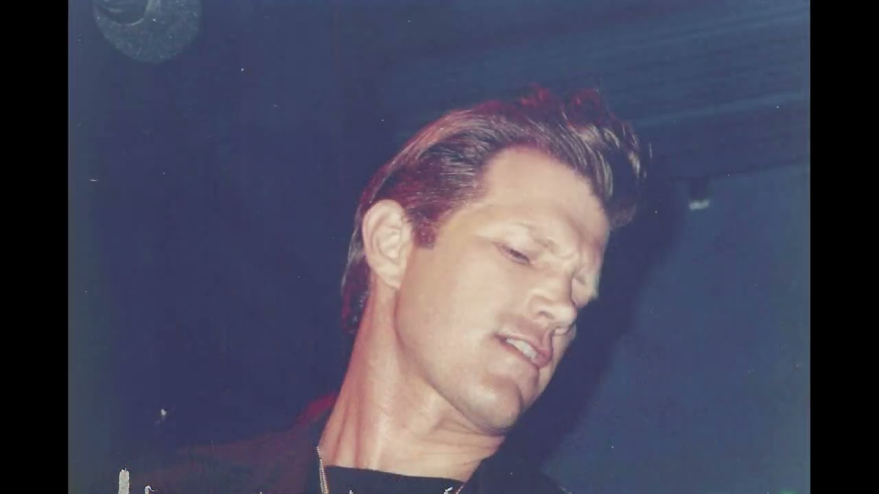 Chris Isaak and Silvertone performing "Western Stars" (audio from 1994)