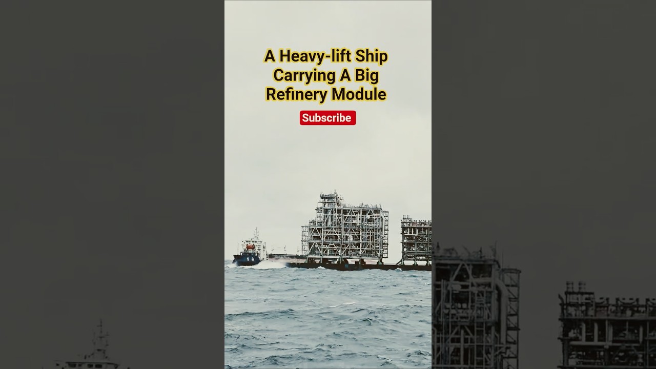 A Heavy-lift Ship Carrying A Big Refinery Module/A Heavy-lift Jahaz Bada Refinery leke jaa Raha Hain