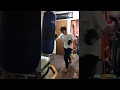 大里桃子_特訓中_サンドバッグ編