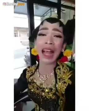 Waria nangis