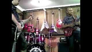 pupun kapten, budi topenk, dani pluto on rockaholic session
