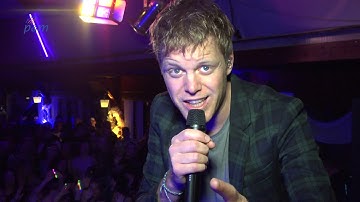 Feest in Grashoek bij optreden Lex Uiting