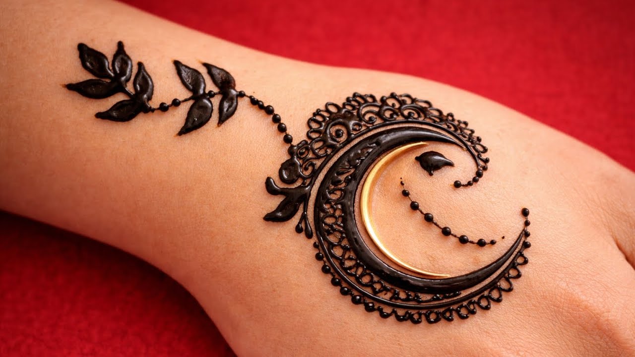 Beautiful Chand Mehndi 🌙 | Easy Eid Back Hand Design