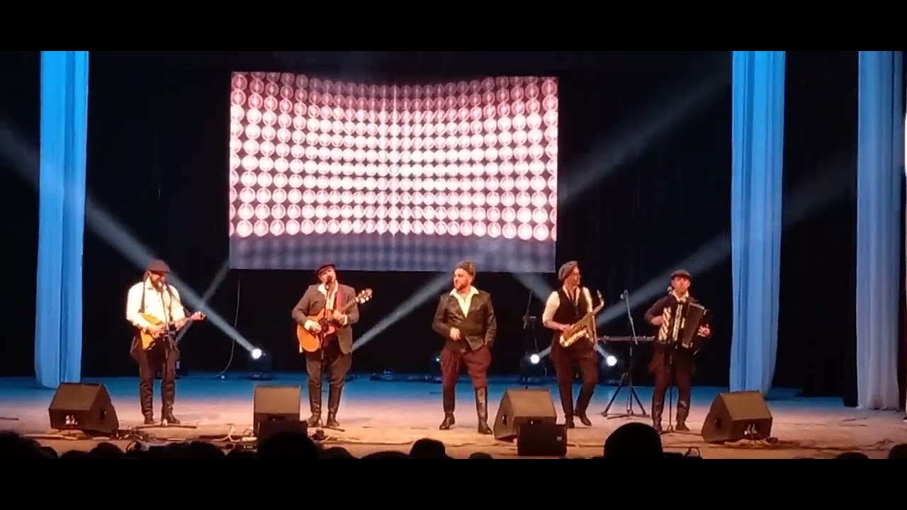 Партизан фм. От топота копыт пыль по полю летит - YouTube