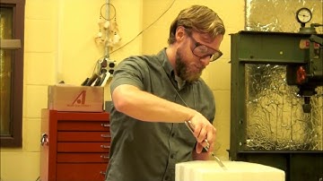 Elasticity of materials at low temperature