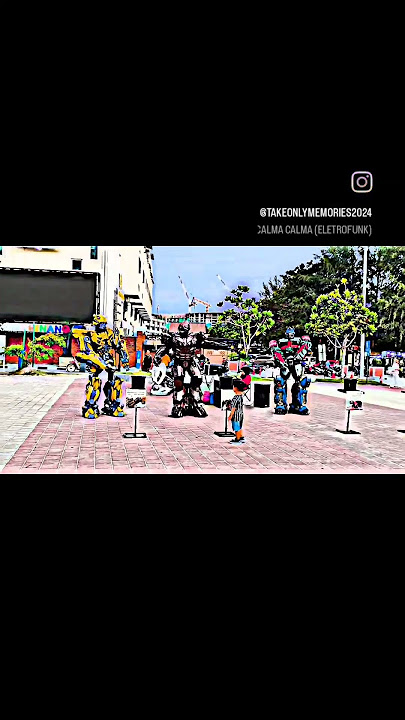 Dancing Transformers at Pantai Cenang Beach ⛱️ Langkawi #trendingonshorts #shorts