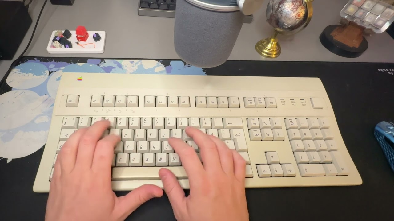 Apple Extended Keyboard II  - Typing sound