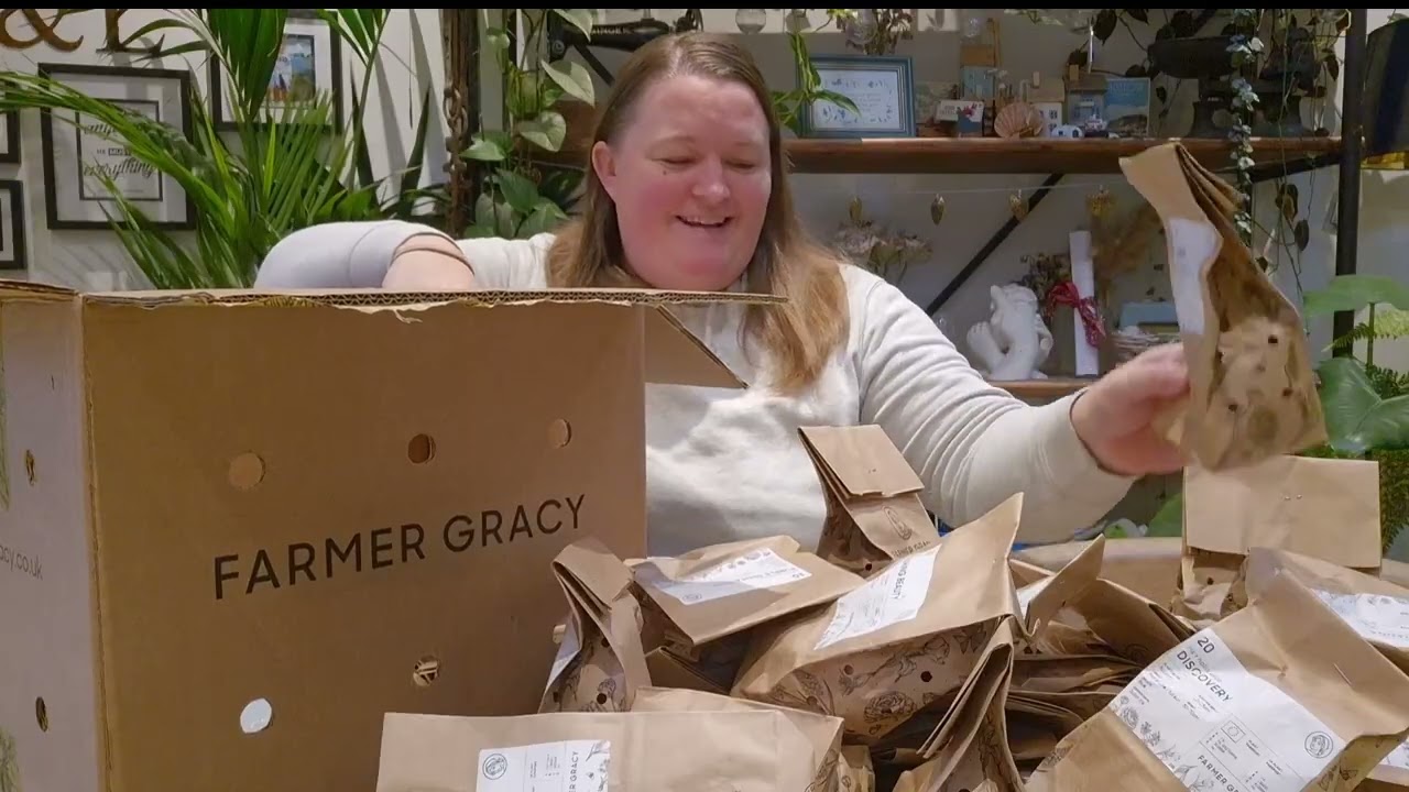 Unboxing Farmer Gracy Spring Bulbs!