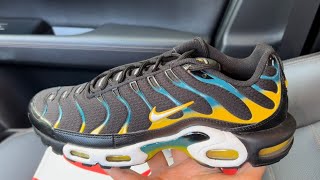 nike air max plus university gold