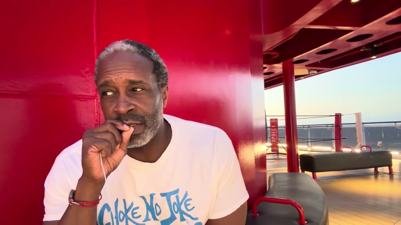 GOD IS REAL! GOD SENT ME A MESSAGE!  A LADY BROKE DOWN IN MY ARMS AFTER MY LIVE!  CHOKE NO JOKE LIVE