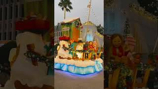 Minions at Universal Studios Holiday Parade: A Magical Celebration! #universalstudios #minions