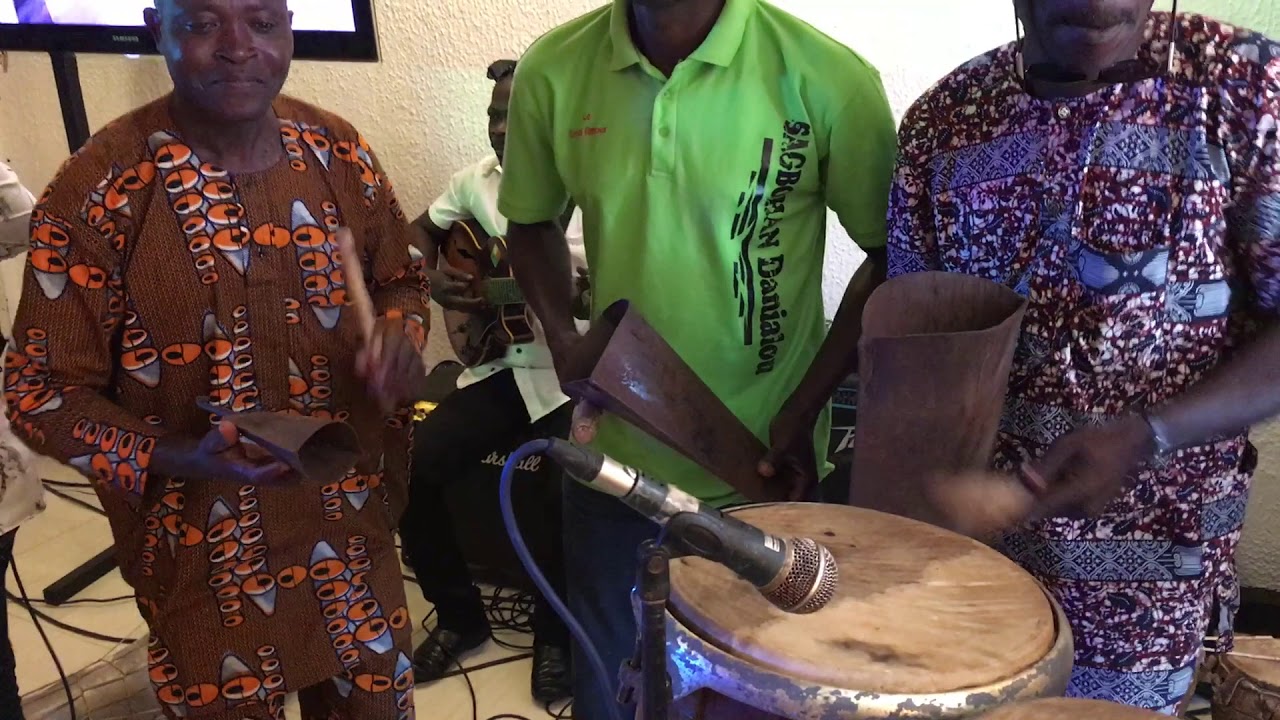 Introduction des cloches Vodoun, tournée FAV 2016, Allemagne, Bénin, Pays Bas