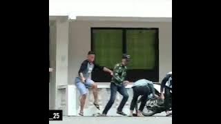 Prank Orang Gila Ngamuk Bikin Orang Pada Ketakutan | Ngakak!!!😁