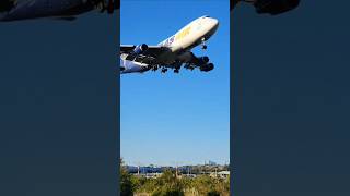 CLOSE UP B747.400 LOUD LANDING! #shorts #plane #747