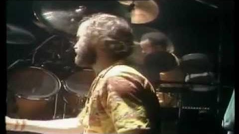 Genesis "Dance On A Volcano / Drum Duet" (Duke