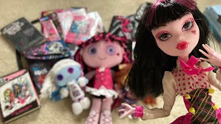 MY FAVORITE PIECES OF OBSCURE MONSTER HIGH MERCH | Lizzie is Bored vlog