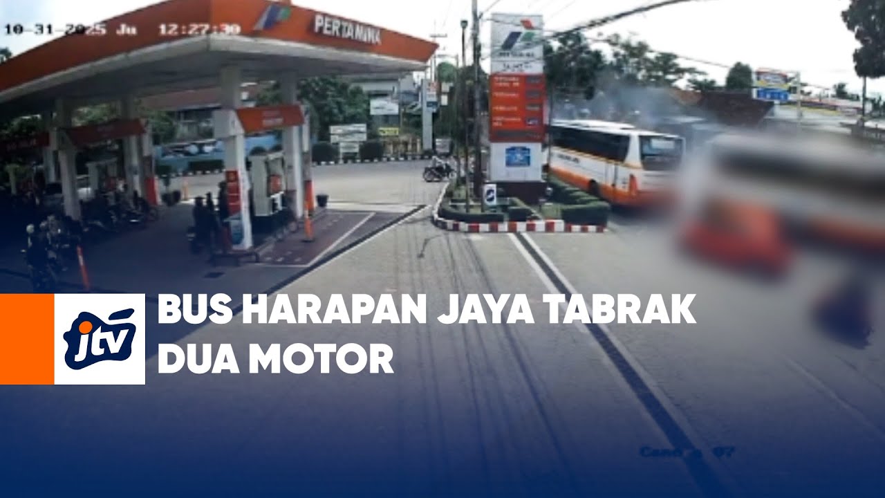 Bus Harapan Jaya Tabrak Dua Motor