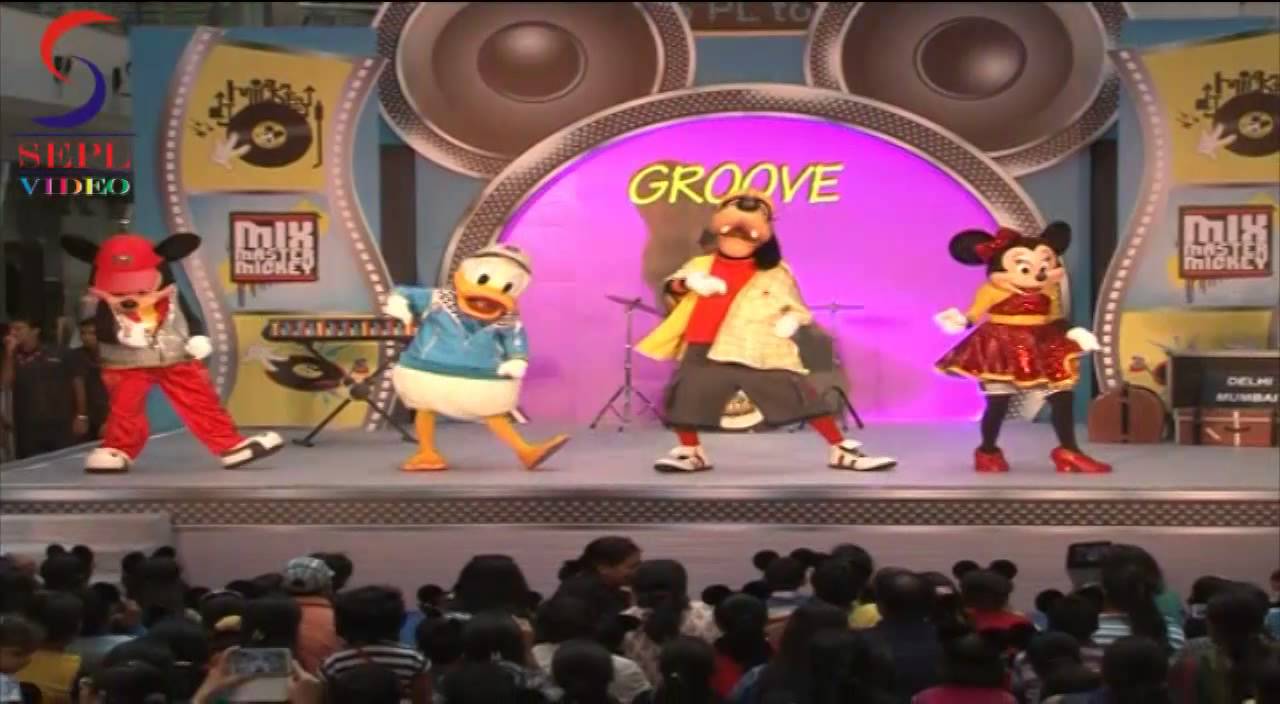 Iconic Mickey And Minnie Mouse Grooves At Bollywood Tunes - YouTube