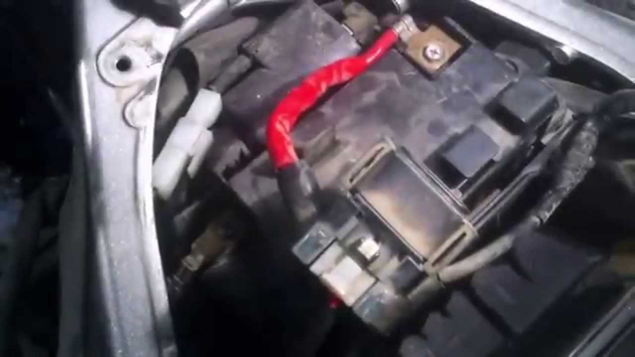 Замена свечей,снятие бака,воздушного фильтра,аккомулятора на Yamaha FZ6 Замена свечей,снятие бака,воздушного фильтра,аккомулятора на Yamaha FZ6