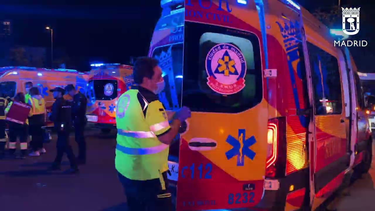 Incendio restaurante plaza de Manuel Becerra 21abril23