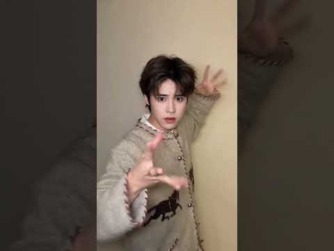 Midu Echoing Chinese Trend Dance Shorts 