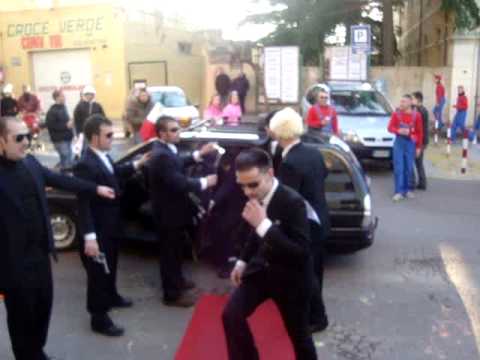 Berlusconi vs Tartaglia Carnevale Dorgalese 2010 W...