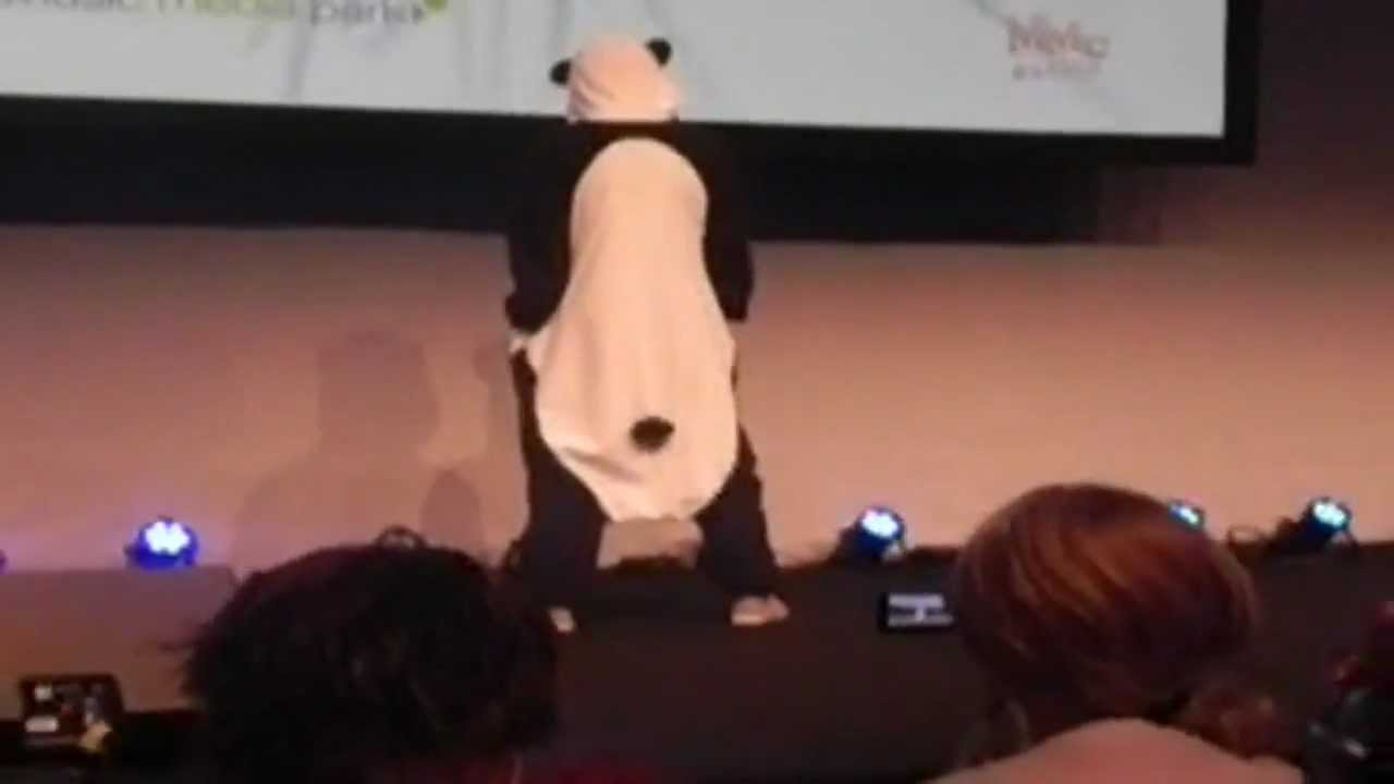Panda dances EXO-K's History at 3.offene Berliner Cosplay Meisterschaften IFA 2012 - webslackers