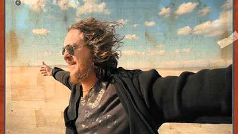 Chi scrive le canzoni di Zucchero?