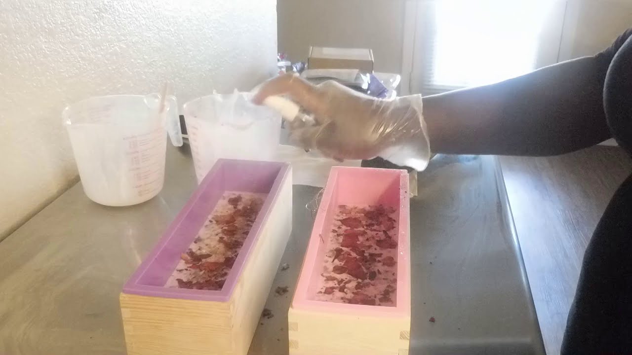 How To Make Rose and Pink Himalayan Sea Salt Soap/ Melt and Pour Style