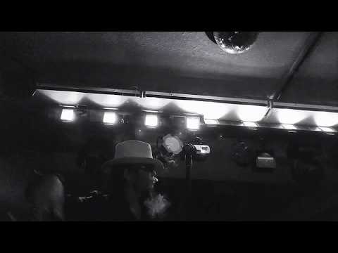 【 B J から なみおさんへお返し 🎼⒋ 】＃899 [  ロックンロール・ウィドウ ( AGAIN ) ] by  MOMOE YAMAGUCHI  を🎸  ✳️これはオマケです😊🌹🚬