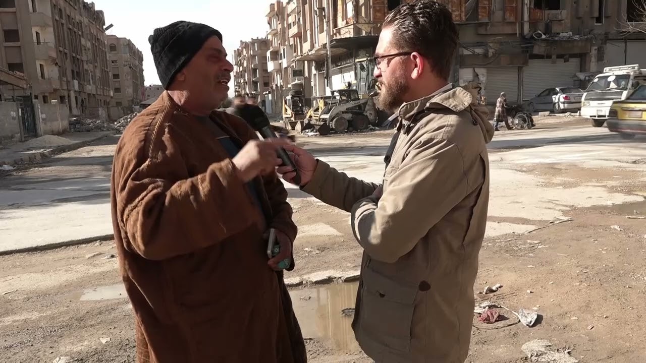 أول واحد بحمل البارودة وبطلع ..