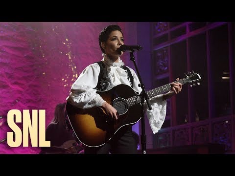 Halsey - ‘SNL’ Performance 