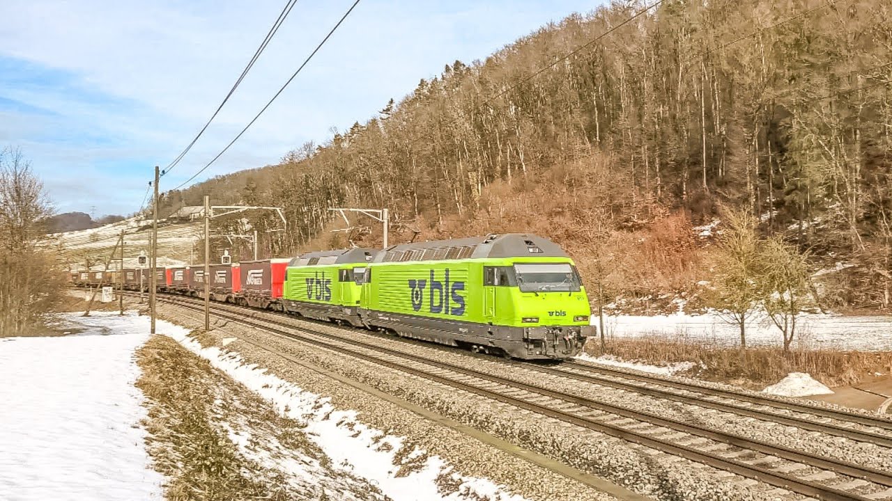 Bahnverkehr in Tecknau/Trafic Ferroviaire à Tecknau