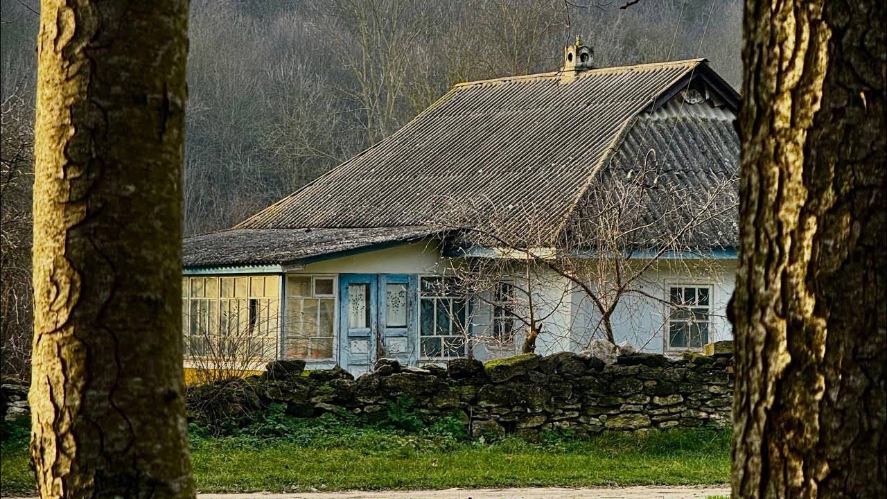 Вінниччина | село Стіна | старі хатинки | камʼяні мурі | вузенькі вулички 
