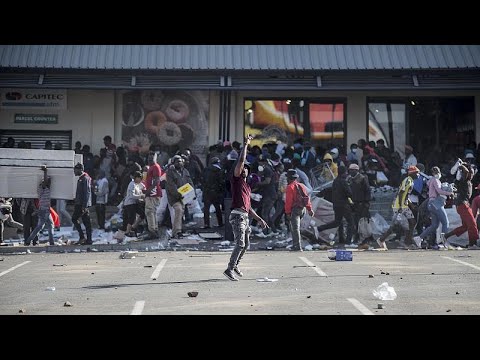 South Africa: Businesses close as unrest grows