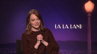 Emma Stone talks with Harkins Behind the Screens!  La La Land   Full Interview